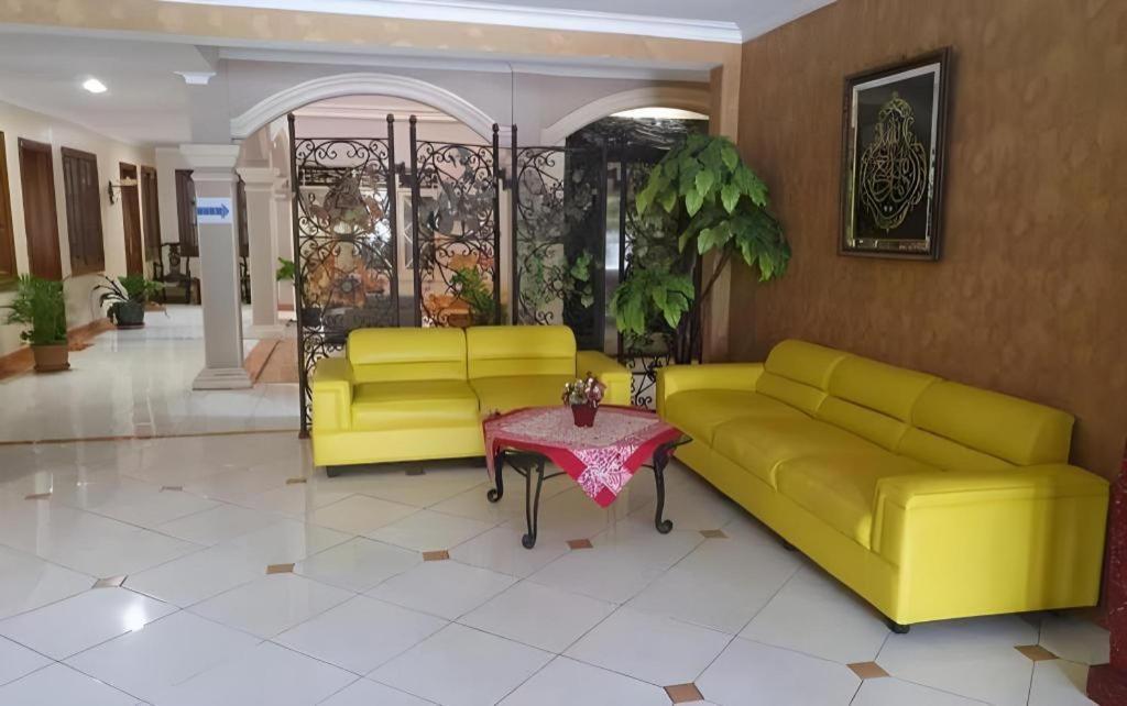 Mahadria Hotel Serang Exterior foto
