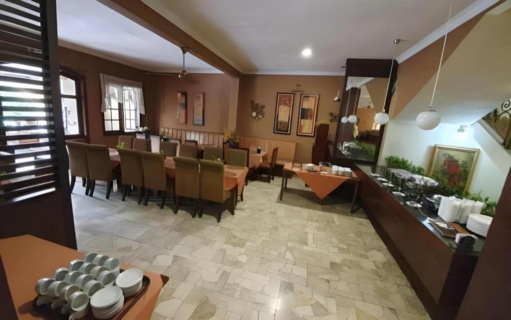 Mahadria Hotel Serang Exterior foto