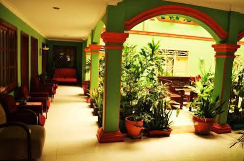 Mahadria Hotel Serang Exterior foto